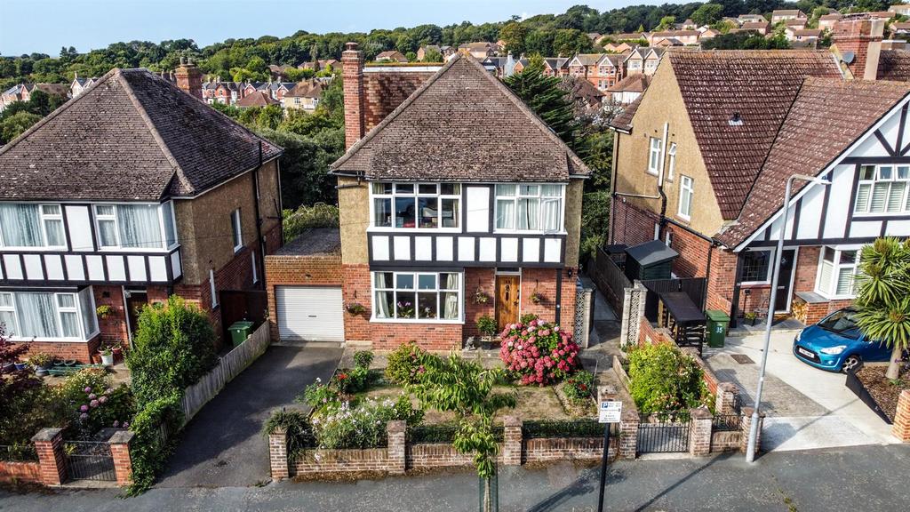 Wykeham Road, Hastings 4 bed detached house £635,000