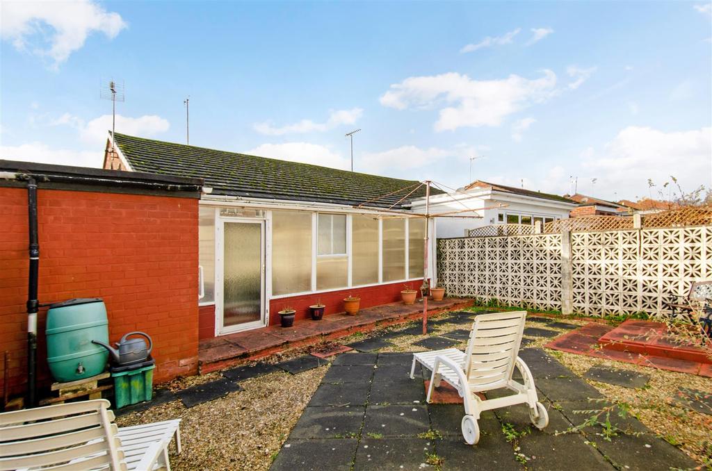 2, Holmcroft Road blue sky2.jpg