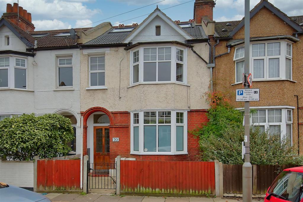 Top Floor Flat, 70 Tranmere Rd Earlsfield London 4 bed flat for sale