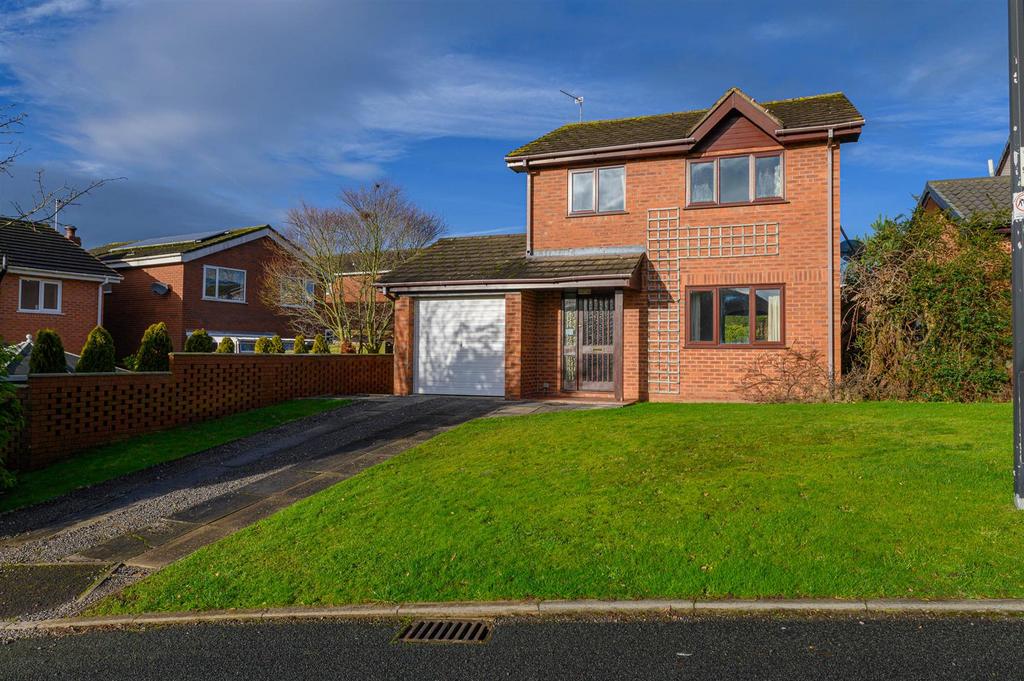 Windmill Drive, Audlem, Crewe 3 bed detached house for sale £300,000