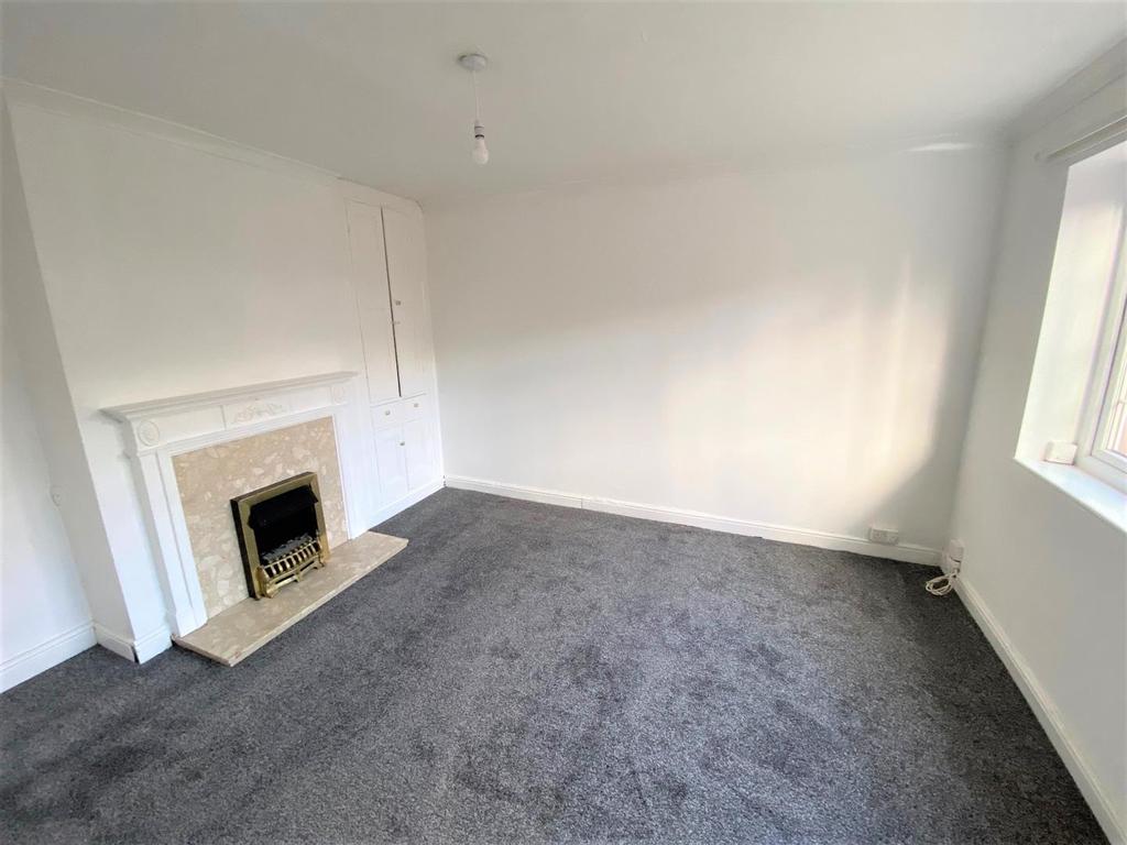 Grange Lane, Stourbridge 3 bed house £1,000 pcm (£231 pw)