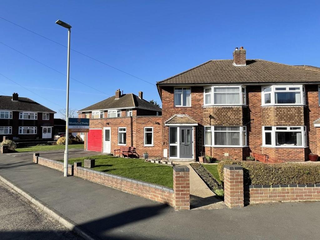 Lavington Drive, Longlevens, Gloucester 3 bed semidetached house £