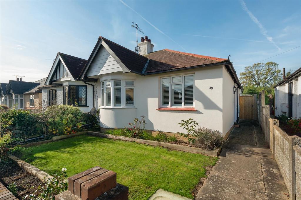 Graystone Road, Tankerton, Whitstable 3 bed semidetached bungalow for