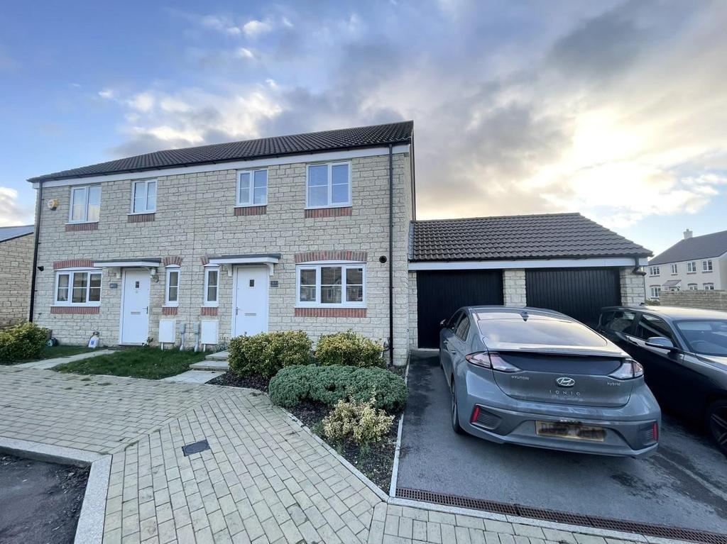 Walker Road, Brockworth, Gloucester 3 bed semidetached house £300,000