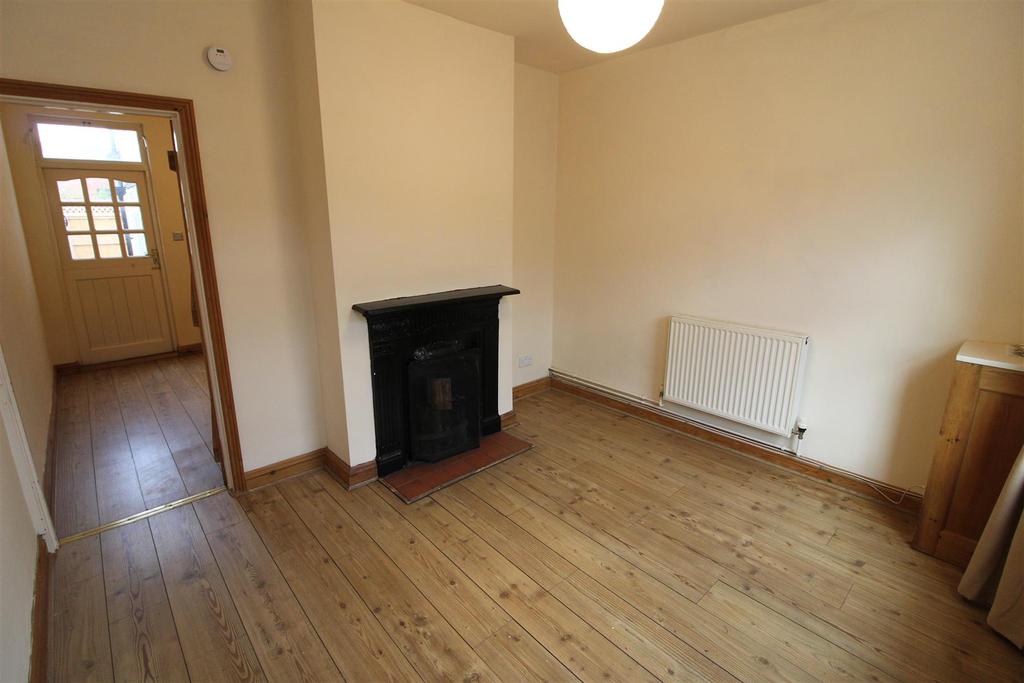 Bath Street, Market Harborough 2 bed terraced house £800 pcm (£185 pw)