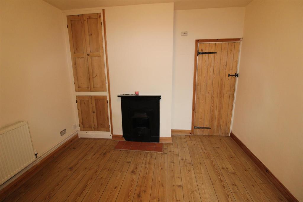 Bath Street, Market Harborough 2 bed terraced house £800 pcm (£185 pw)