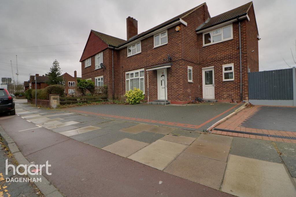 Charlton Crescent, Barking 4 bed semidetached house £475,000