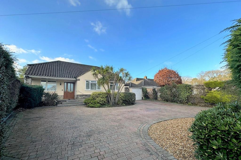 West Parley 3 bed detached bungalow £530,000