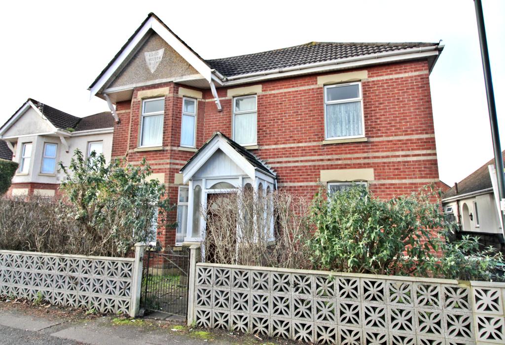 Boundary Road, Bournemouth, Dorset 4 bed detached house £1,900 pcm (£