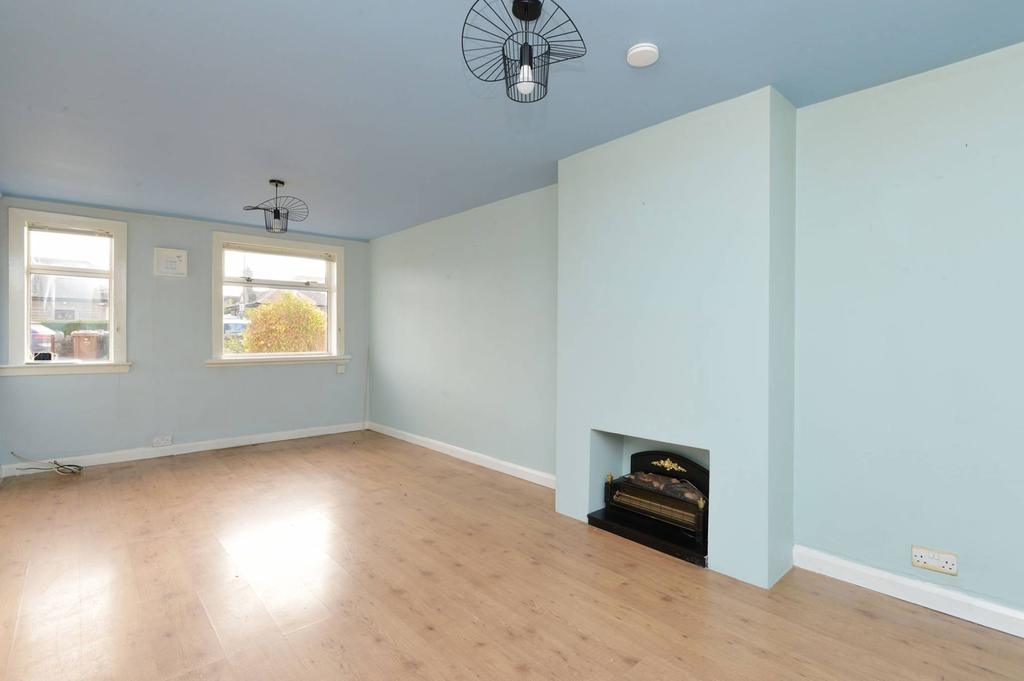 72 Captains Road, Edinburgh, EH17 8HN 2 bed terraced house £160,000