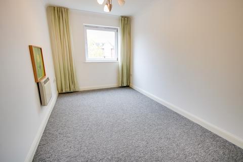 2 bedroom flat for sale, NO FORWARD CHAIN! POPULAR BITTERNE MANOR LOCATION!