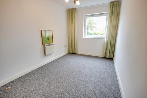 2 bedroom flat for sale, NO FORWARD CHAIN! POPULAR BITTERNE MANOR LOCATION!