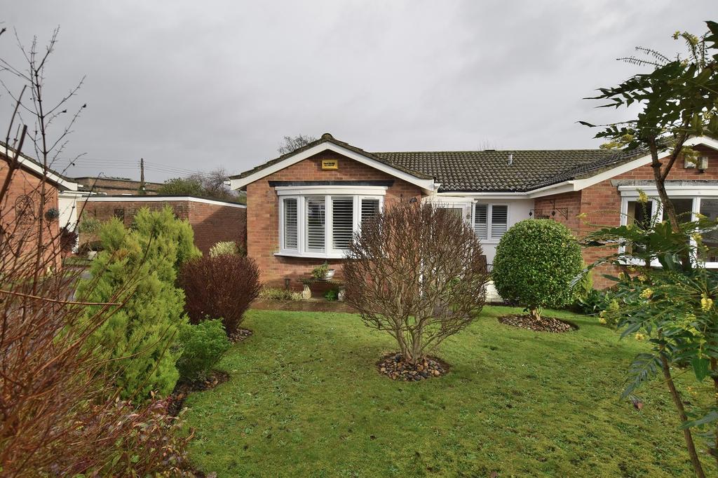 Silverdale, Barton On Sea, New Milton, Hampshire. BH25 7BD 2 bed semidetached bungalow £389,950