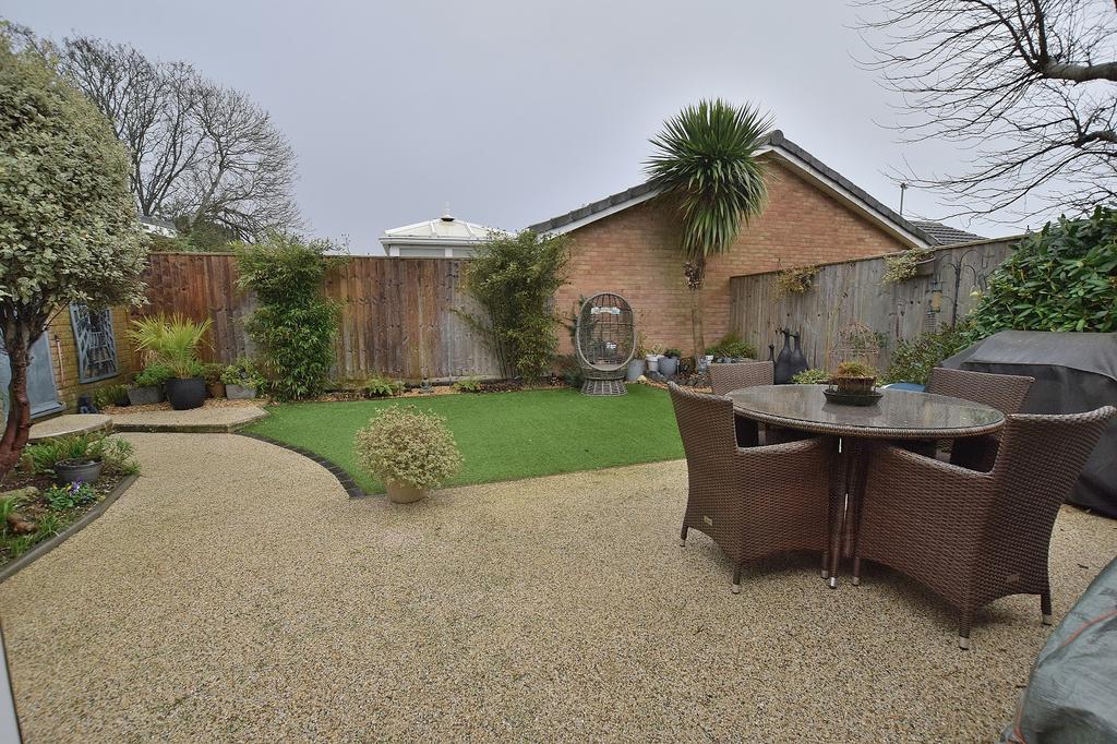 Silverdale, Barton On Sea, New Milton, Hampshire. BH25 7BD 2 bed semidetached bungalow £389,950