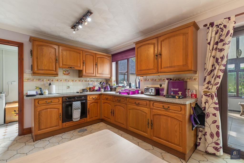 New Road, Freystrop, Haverfordwest, SA62 4 bed detached bungalow for