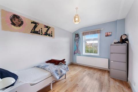 5 bedroom terraced house for sale, Roding Road, London