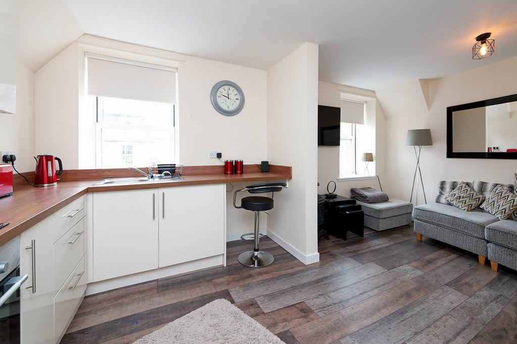 2E North Church Street, Callander, FK17 8EF 2 bed flat for sale £109,995