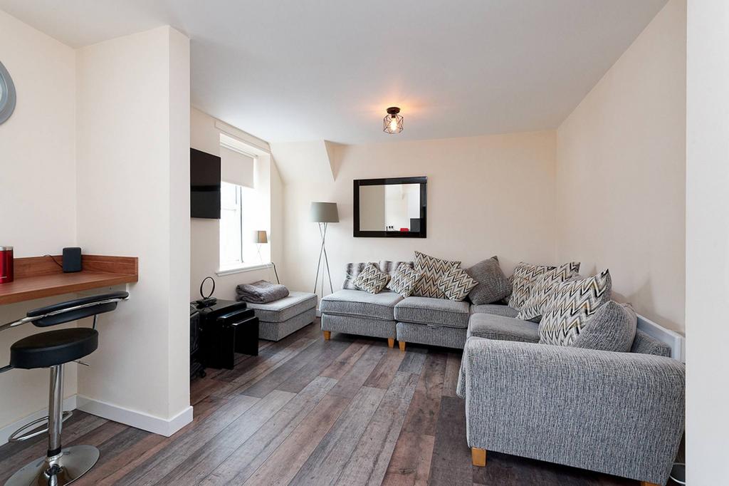 2E North Church Street, Callander, FK17 8EF 2 bed flat for sale £109,995