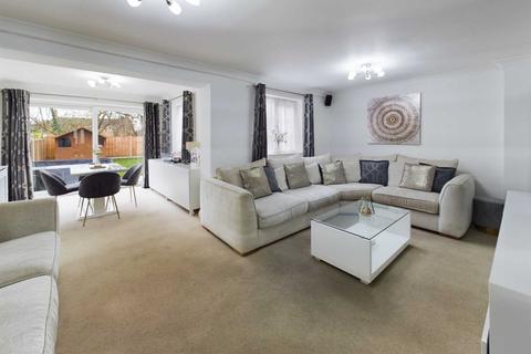 6 Peartree Road, Hemel Hempstead, HP1 3QN