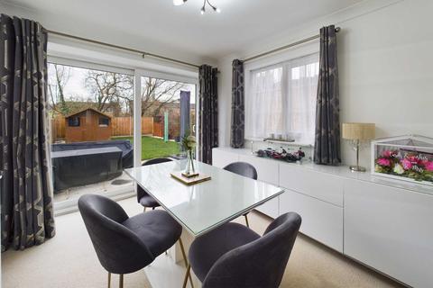 6 Peartree Road, Hemel Hempstead, HP1 3QN