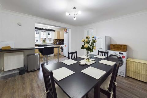 6 Peartree Road, Hemel Hempstead, HP1 3QN