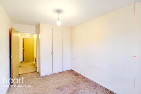 1 bedroom flat for sale, Glebelands Avenue, LONDON