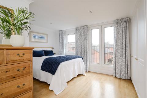 14 Gordon Road, Kingston Upon Thames, KT2 6BS