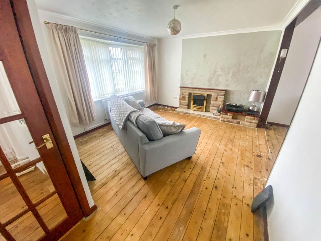 Chesterhill, Cramlington... 3 bed semidetached house £105,000