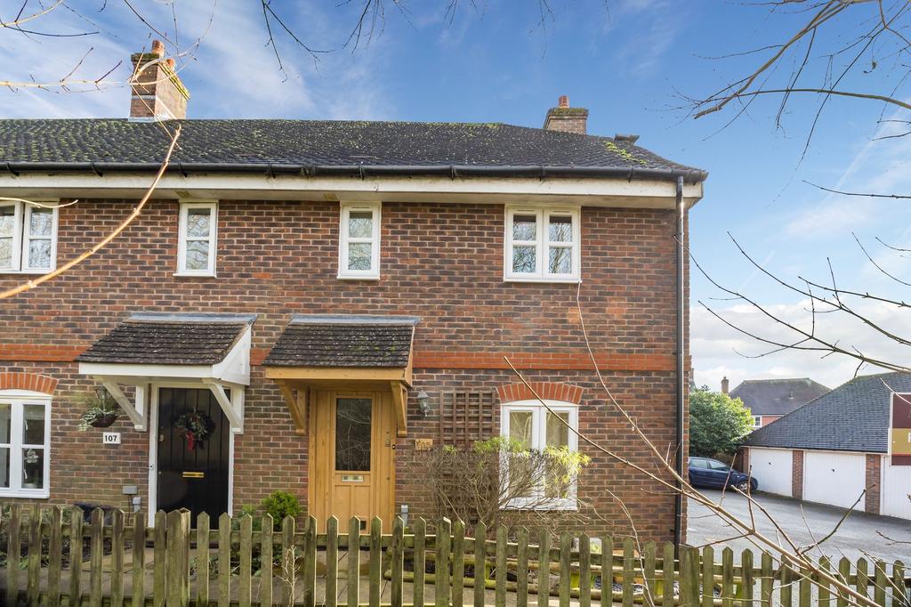 Morris Drive, Billingshurst, RH14 2 bed end of terrace house £350,000