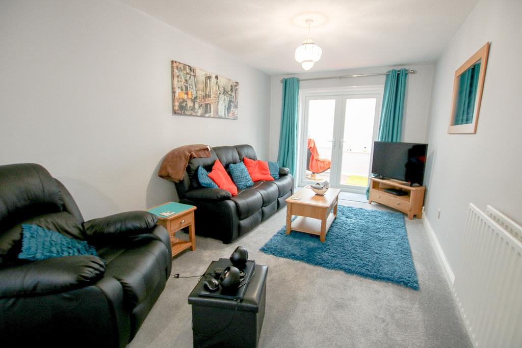 Lundy Close, Lordshill, Southampton 3 bed terraced house £270,000