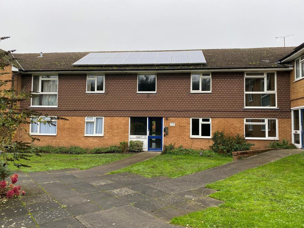 7 Alma Court, Dropmore Road, Burnham... 1 bed apartment £140,000