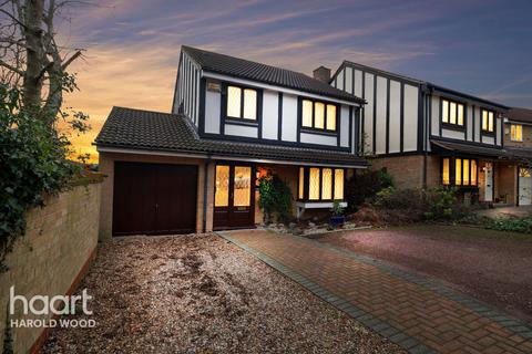 1 Joyes Close, Romford, RM3 9DF