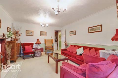 1 Joyes Close, Romford, RM3 9DF