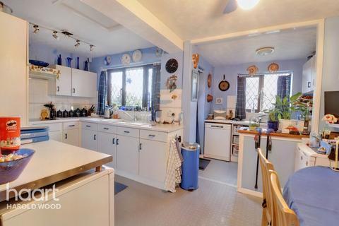 1 Joyes Close, Romford, RM3 9DF
