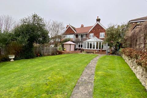 4 bedroom semi-detached house to rent - Hillside Drive, DA12 1NY
