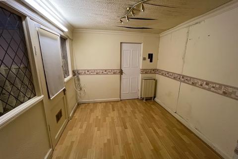4 Oakfield Terrace, Tonypandy, CF40 2TE
