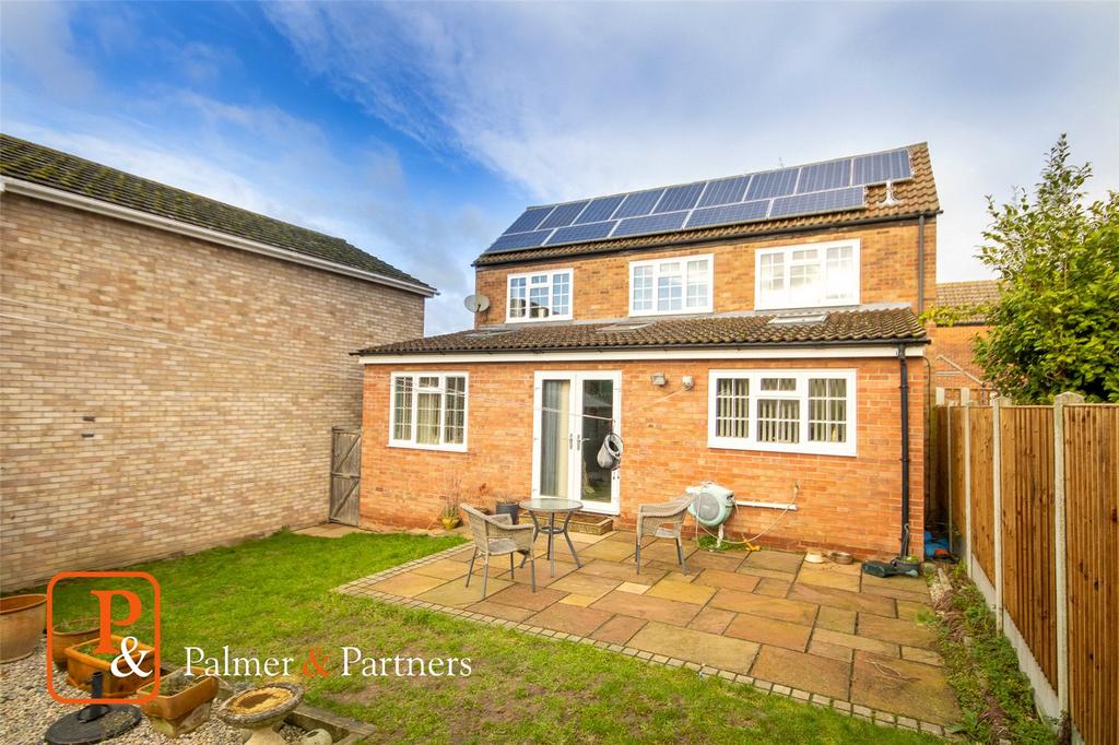 Chaney Road, Wivenhoe, Colchester, Essex, CO7 4 bed detached house for