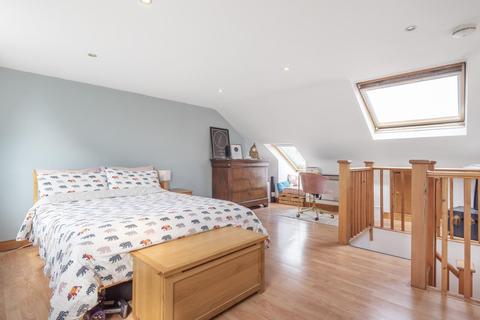 20a Kingsley Road, London, SW19 8HF