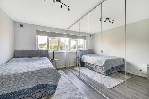 19 Albemarle Park, Stanmore, HA7 4HL