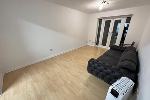 1 bedroom flat to rent - Frensham Close, Southall, Greater London, UB1