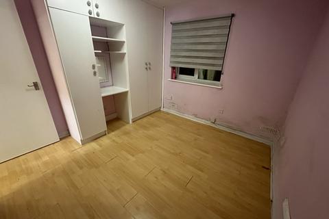 1 bedroom flat to rent - Frensham Close, Southall, Greater London, UB1