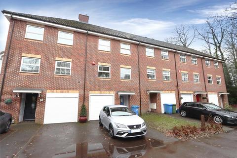 4 bedroom townhouse to rent, Chestnut Tree Grove, Farnborough, Hampshire, GU14