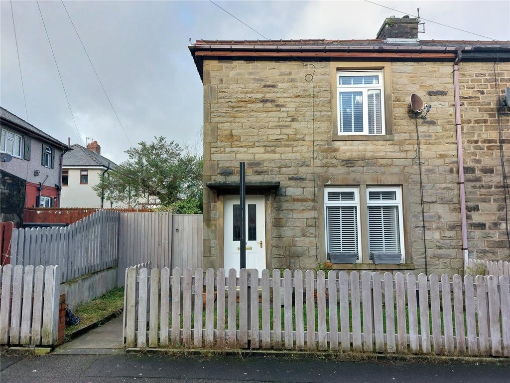 Brooklands Avenue, Helmshore... 2 bed semidetached house £149,000