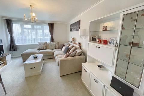 2 bedroom maisonette for sale - Roselands Avenue, Eastbourne BN22