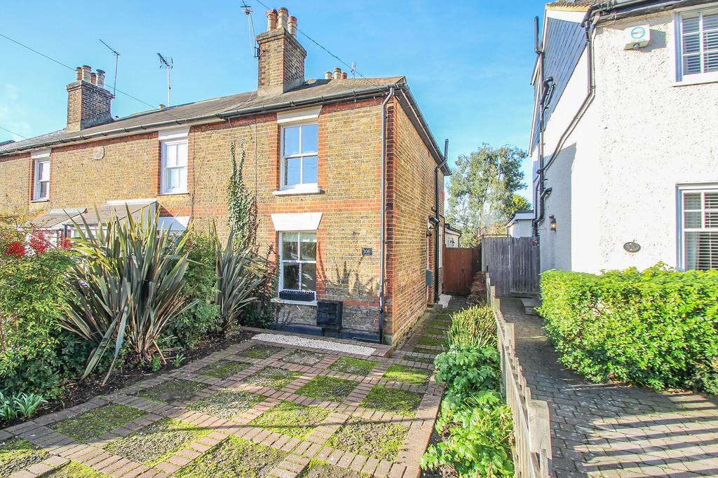 Coverts Road, Claygate, KT10 2 bed end of terrace house £535,000
