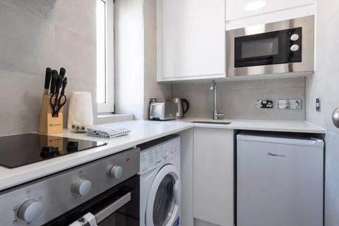 Studio to rent, Chelsea Cloisters, Sloane Avenue, London, SW3