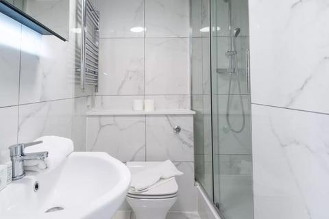 Studio to rent, Chelsea Cloisters, Sloane Avenue, London, SW3