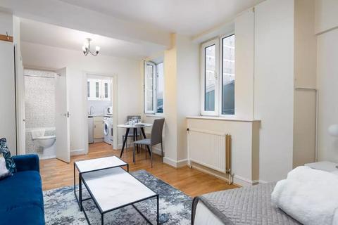Studio to rent, Chelsea Cloisters, Sloane Avenue, London, SW3