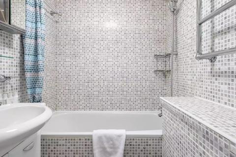 Studio to rent, Chelsea Cloisters, Sloane Avenue, London, SW3