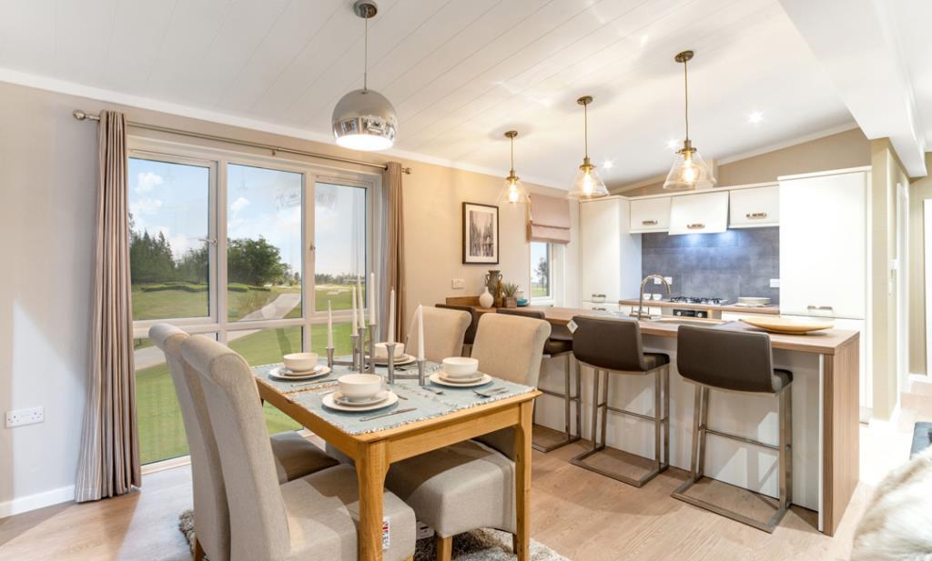 Kitchen/Dining Area